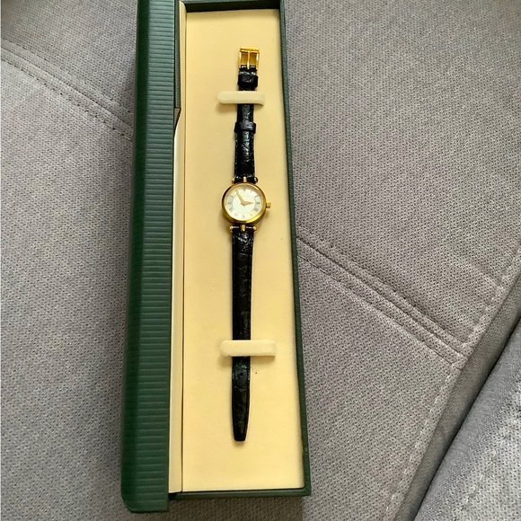 Ladies GUCCI SHELLY LINE watch 🔥🔥🔥 - Picture 11 of 12